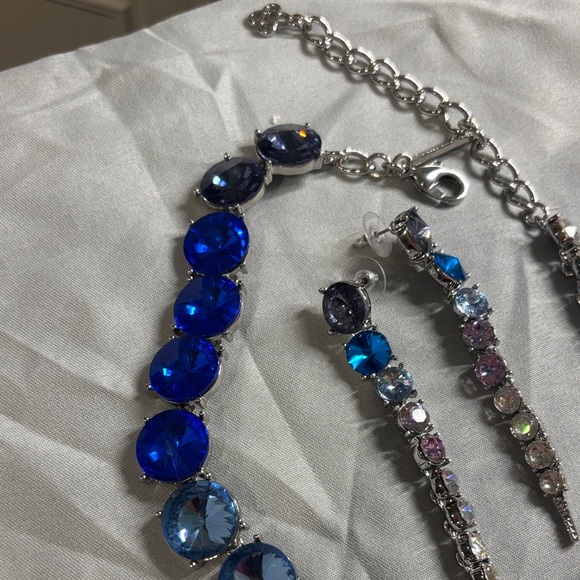 Oscar the la renta vintage Elegant Blue and Silver Jewelry Set - Picture 4 of 10